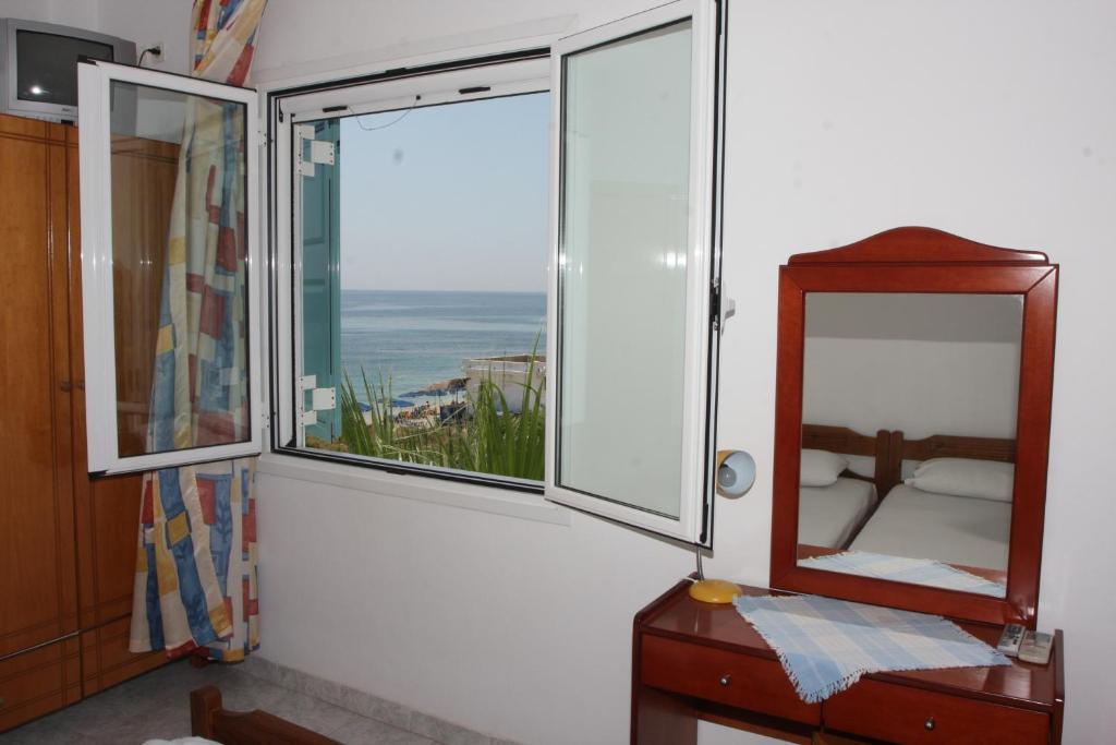 Akrogiali Hotel Plomari Zewnętrze zdjęcie
